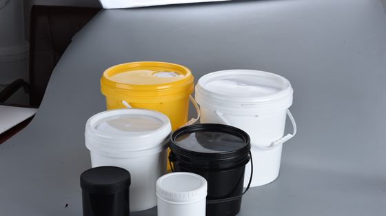 Barril aberto de plástico de 10L é leve e pode conter produtos químicos ou tinta